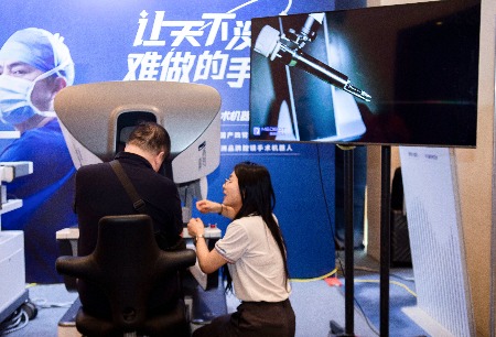 圖邁?輔助胰十二指腸切除手術(shù)直播，國產(chǎn)手術(shù)機(jī)器人“珠峰”手術(shù)挑戰(zhàn)已常態(tài)化！